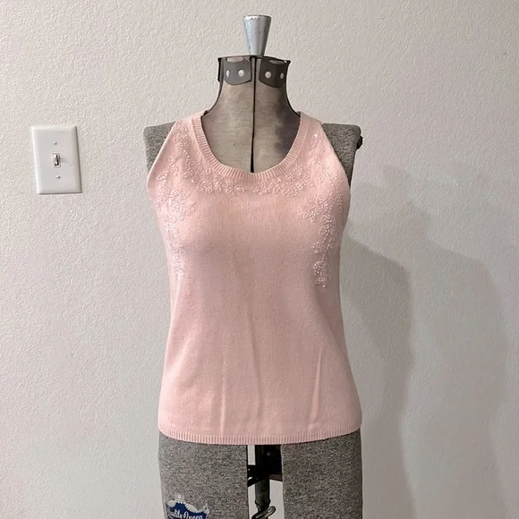 Junior’s knit top, GUC - Picture 2 of 3